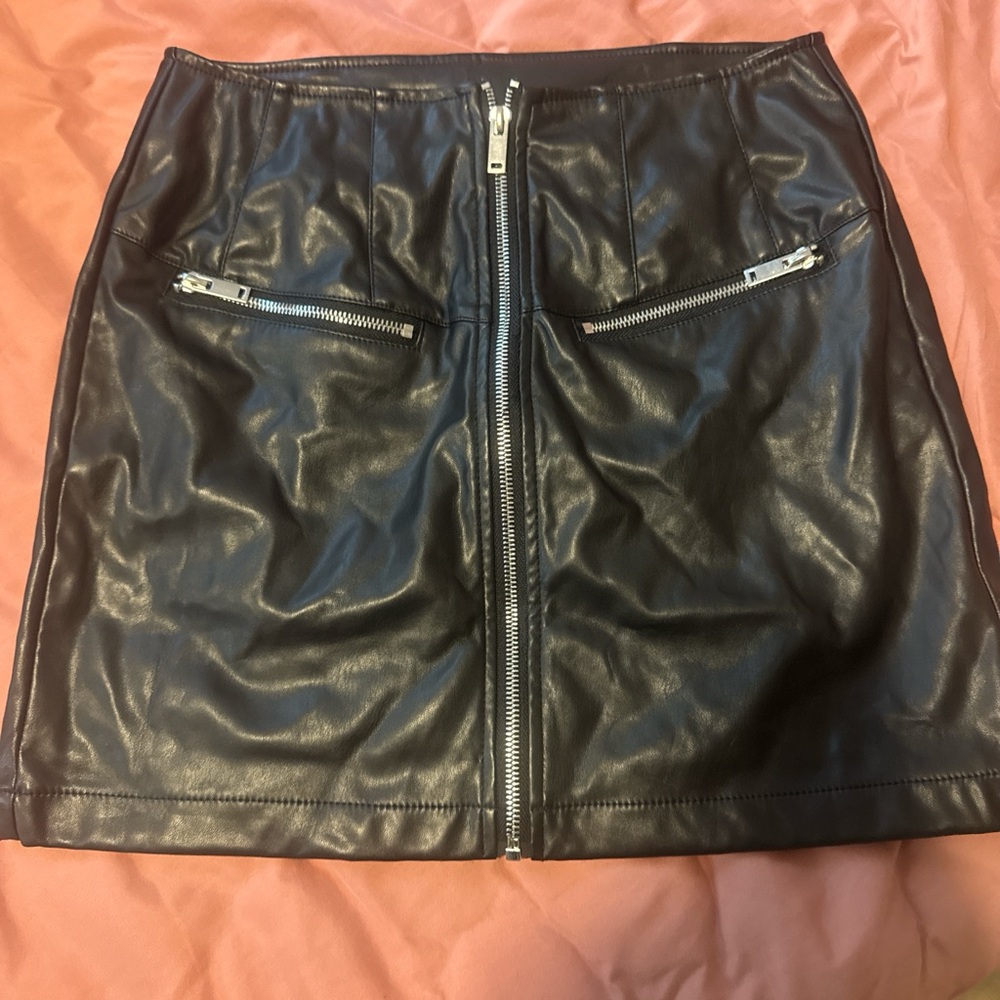 Ci Sono Black Faux Leather Mini Skirt with Zipper Accents